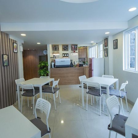 Отель Super Oyo Flagship 101 Apple Platinum Джакарта Экстерьер фото