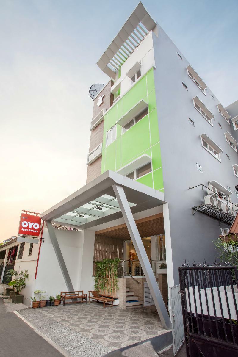 Отель Super Oyo Flagship 101 Apple Platinum Джакарта Экстерьер фото